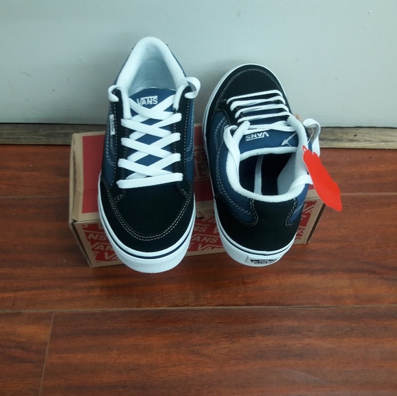 vans - Picture 2 of 2